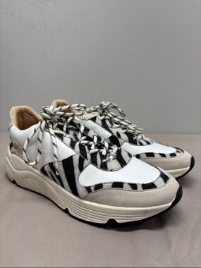 Oasis Society Beige Penelope Funky Platform Sneaker Faux Fur Animal Print SZ 7